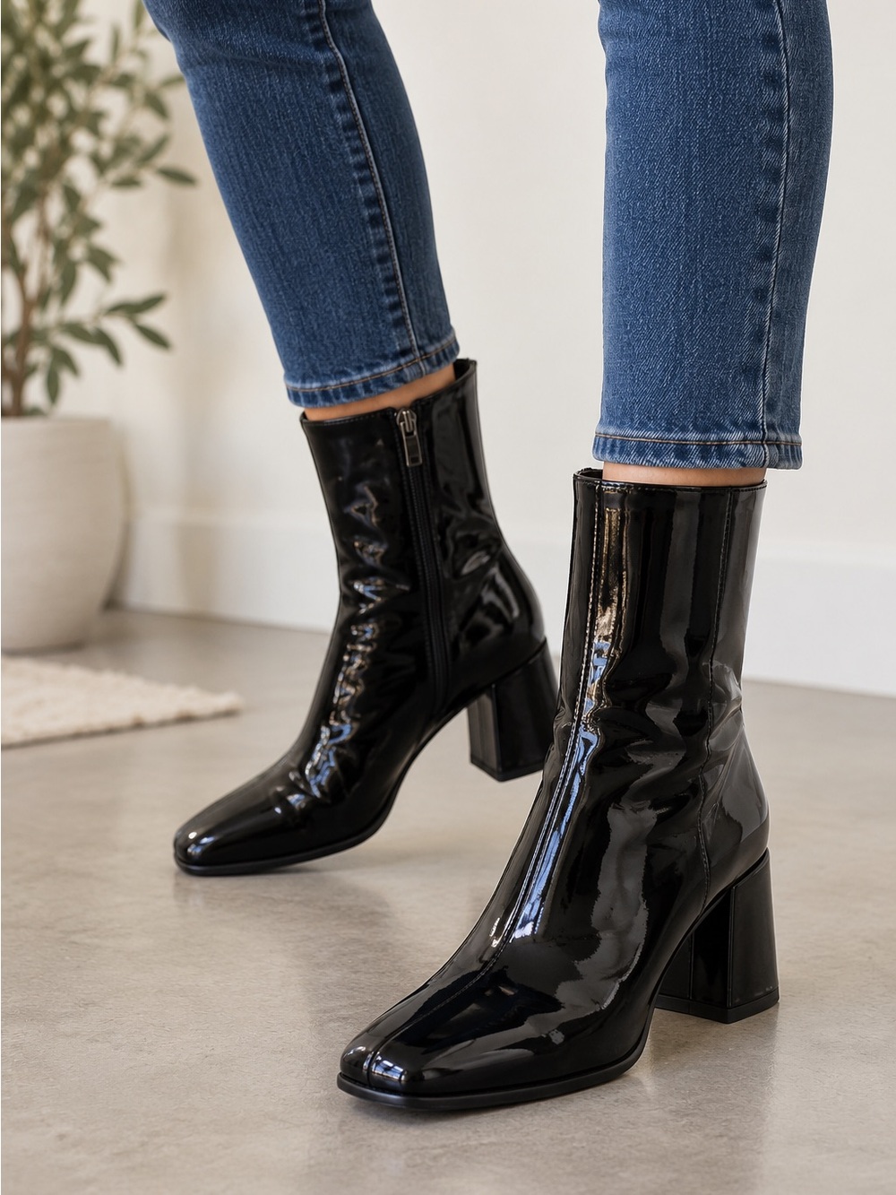 Steve Madden Black Patent Leather Ankle Boots Size 10 Block Heel